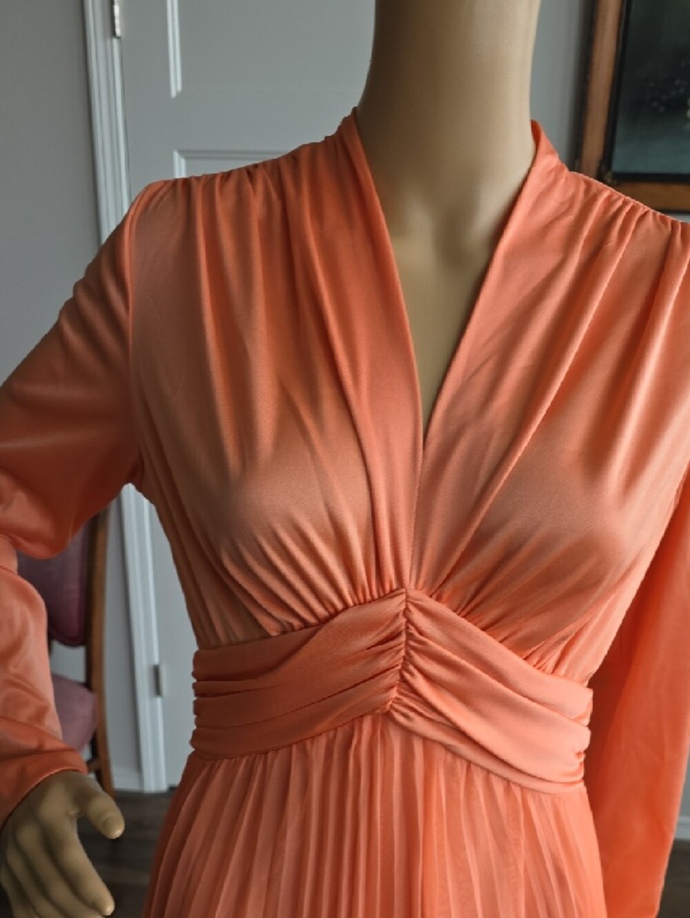 1970s JC Penney Coral Pleated V-Neck Long-Sleeve Maxi Dress - Picture 8 of 9
